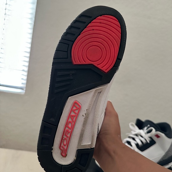 Air Jordan 3 Retro Infrared 23 (Size 6Y) - Picture 3 of 5